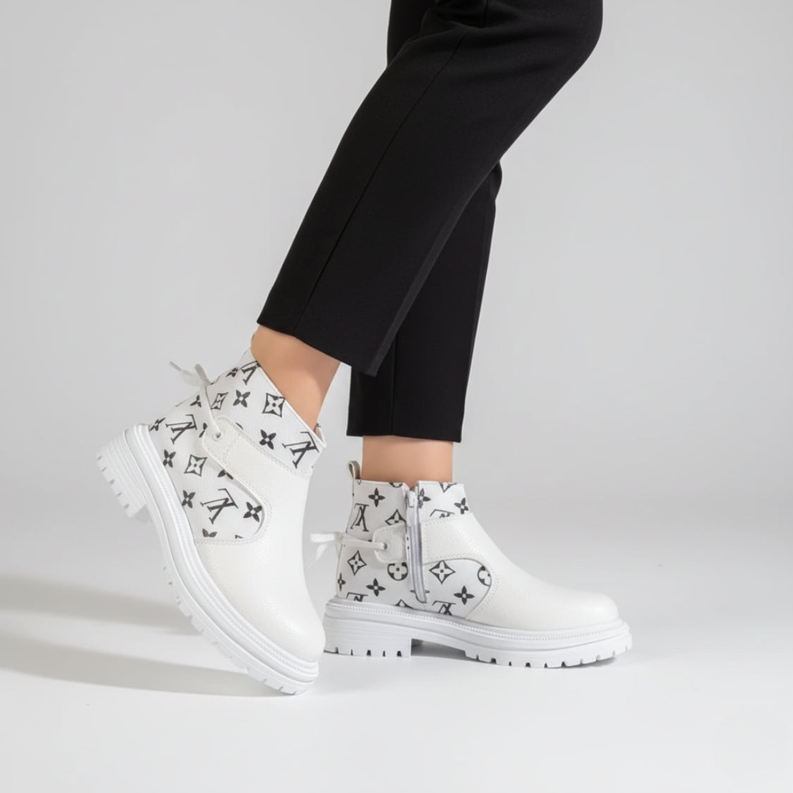 LV Boot |  Model 203